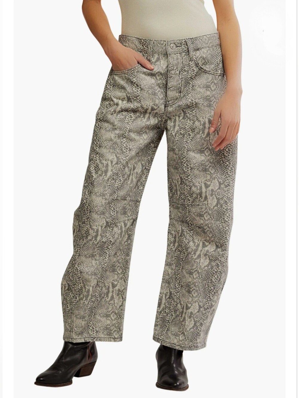 WE THE FREE PEOPLE GOOD LUCK MID RISE BARREL JEANS
